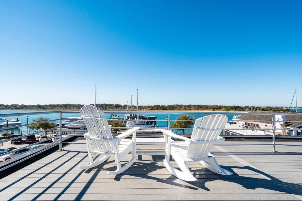 Why Knot Getaway...Rooftop With Waterview! Unit D Beaufort Exterior photo